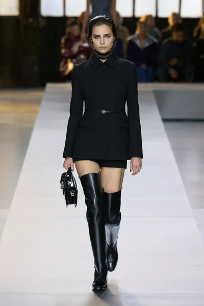Look 1